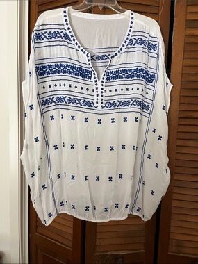 Lucky Brand White Blouse with Blue Embroidery oversized